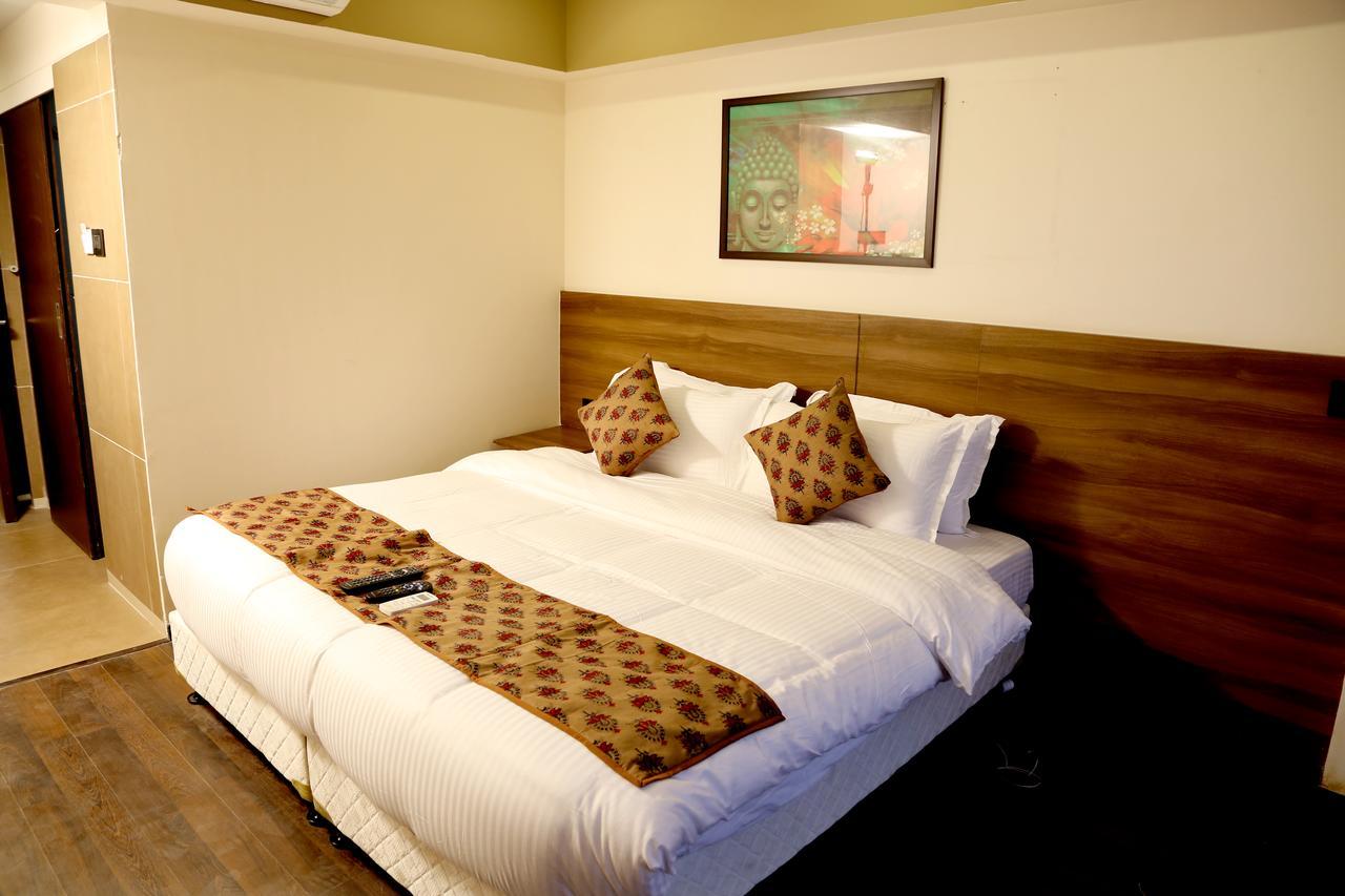 Hotel Mumbai House Andheri East, Bombaim Exterior foto